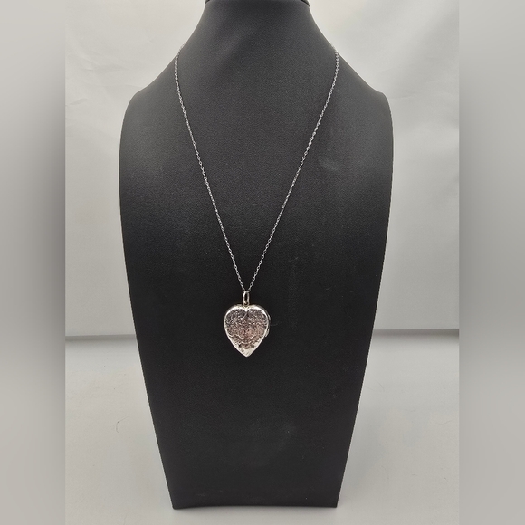 Vintage Sterling Silver Photo Locket Necklace
